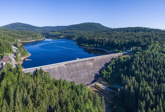 Schwarzenbachtalsperre Staumauer