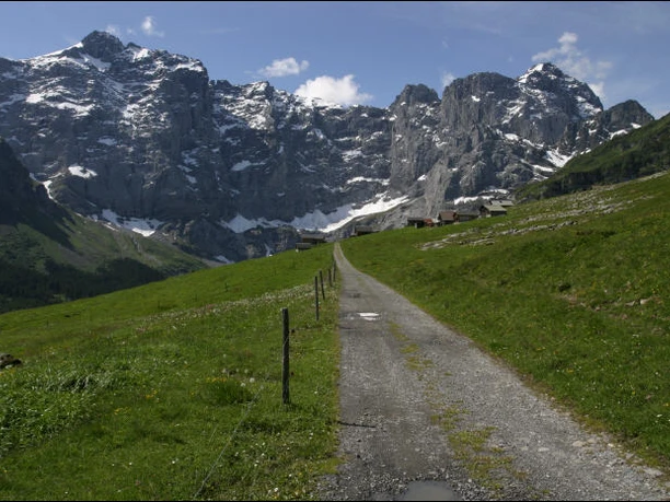 Die Ruchen-Nordwand wirkt von der Sittlisalp aus besonders monumental