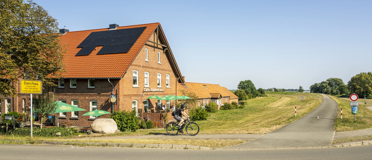 Café v. Rautenkranz am Elberadweg