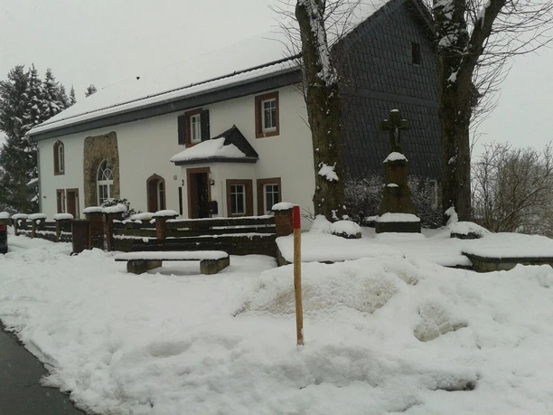Eifelhaus im Winter