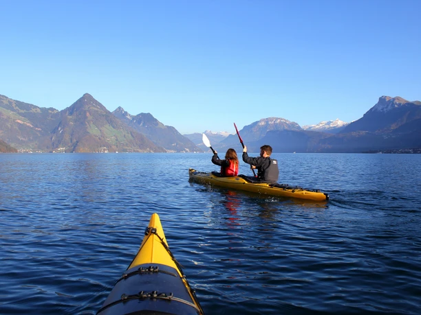 Im Winter paddeln ist ein unvergessliches Erlebnis.