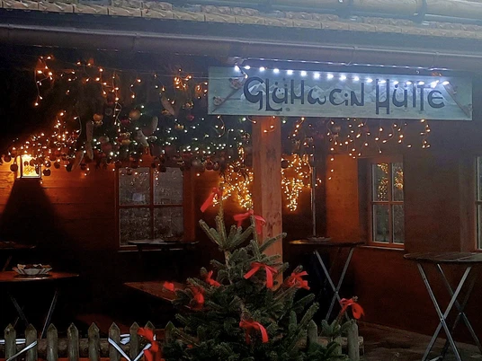 Glühweinhütte im Kulturpark Oberau