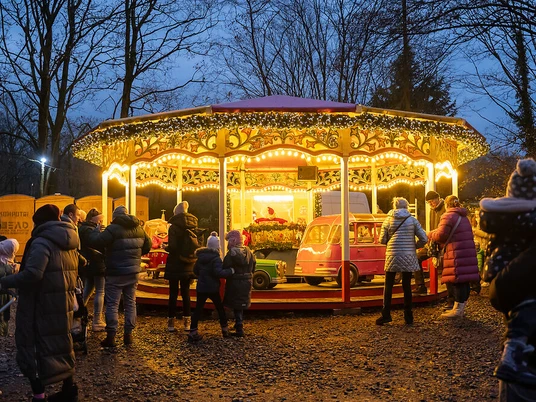 Frankfurt_Weihnachtsmarkt Goetheturm_1023520_©#visitfrankfurt_plazy_Isabela_Pacini.jpg Frankfurt