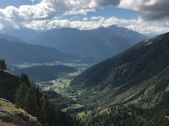Aspi-Titter Hängebrücke, Aussicht ins Fieschertal