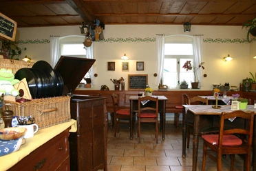 Blick in das Gasthaus Grünes Tal