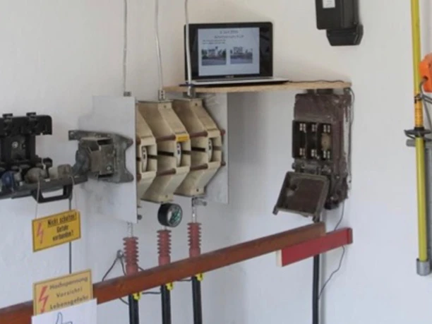 Alter Trafoturm | Salzkotten-Holsen Alter Trafoturm | Salzkotten-Holsen