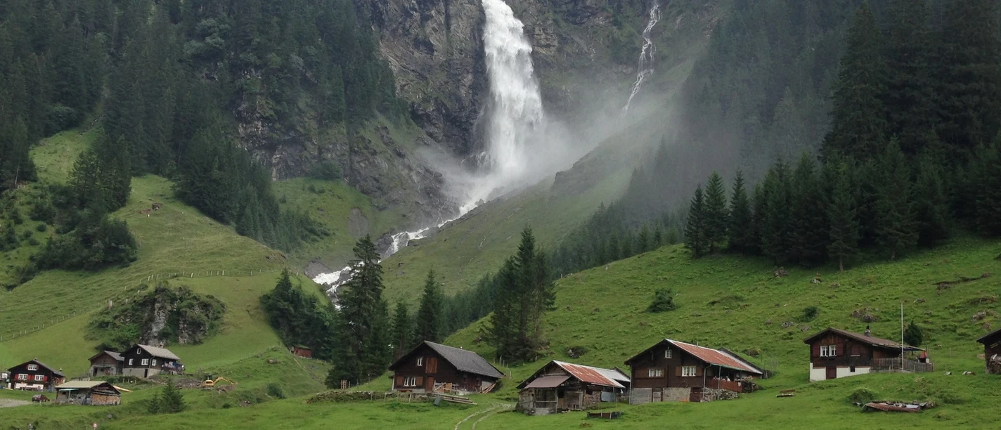 Der erste Fixpunkt auf der Wanderung nach Oberalp: Aesch