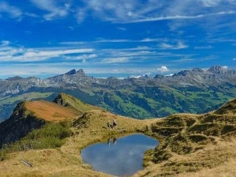 Blick in die Schächentaler Alpen im Herbst