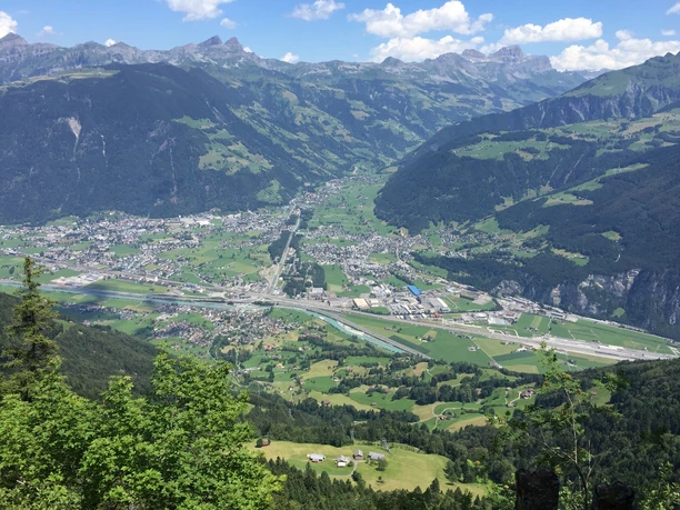 Blick vom Brüsti ins Reusstal