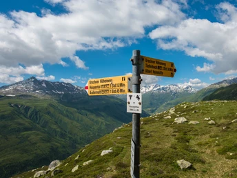 Der Weg ist gut unterhalten und frisch ausgeschildert