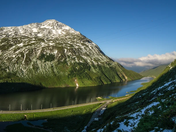 Unser Ausgangspunkt liegt am wunderschönen Oberalpsee