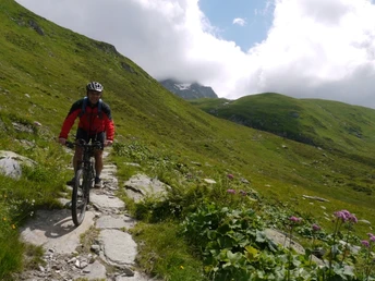 Biketour Maighelspass: Achtun schwerer Downhill!