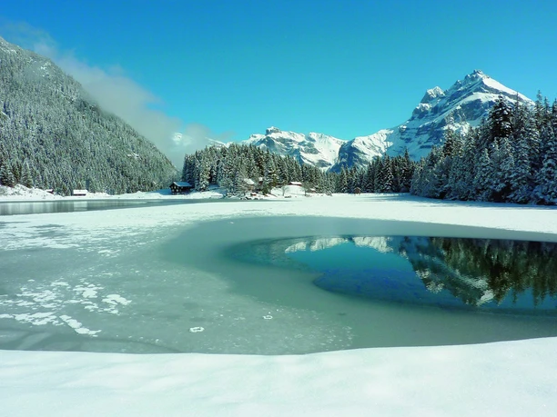 Eine besondere Attraktion: der Arnisee im Winter!