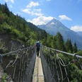 Die Hängebrücke erspart uns einige Höhenmeter