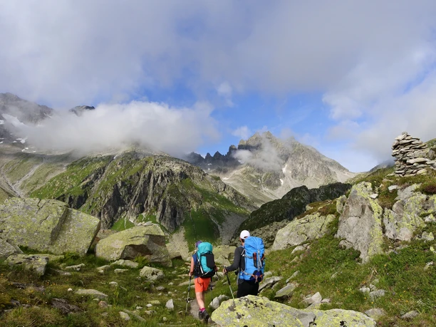 Schöne weiche Landschaftsformen zuhinterst im Etzlital