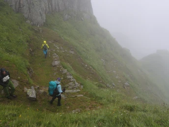 Der Lolenpass ist auch bei schlechtem Wetter gut begehbar