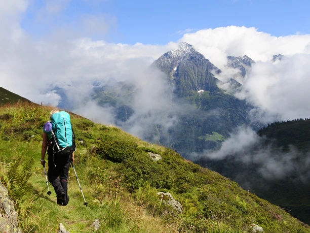Er begleitet uns während allen Alpenkranzetappen: Der Bristen.