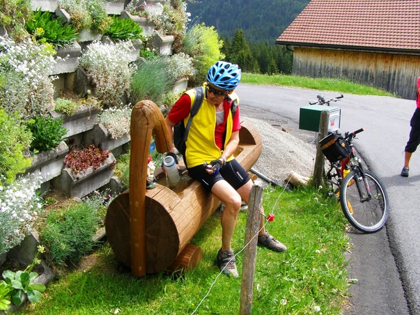 Rast bei Lümpenen im Aufstieg zur Haggenegg