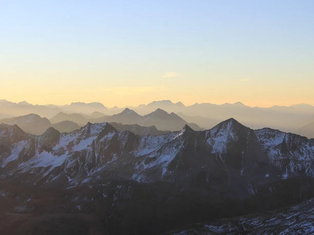 Sonnenaufgang vom Gemsstock