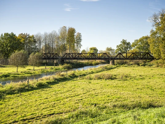 Alte Eisenbahnbrücke Preten Alte Eisenbahnbrücke PretenOld railway bridge PretenAncien pont ferroviaire de PretenOude spoorwegbrug PretenGammel jernbanebro Preten