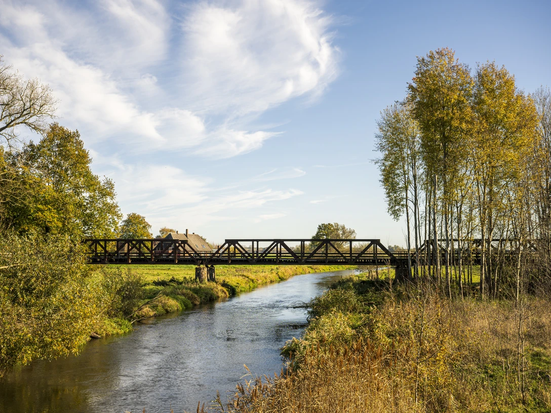 Old railway bridge Preten Alte Eisenbahnbrücke PretenOld railway bridge PretenAncien pont ferroviaire de PretenOude spoorwegbrug PretenGammel jernbanebro Preten
