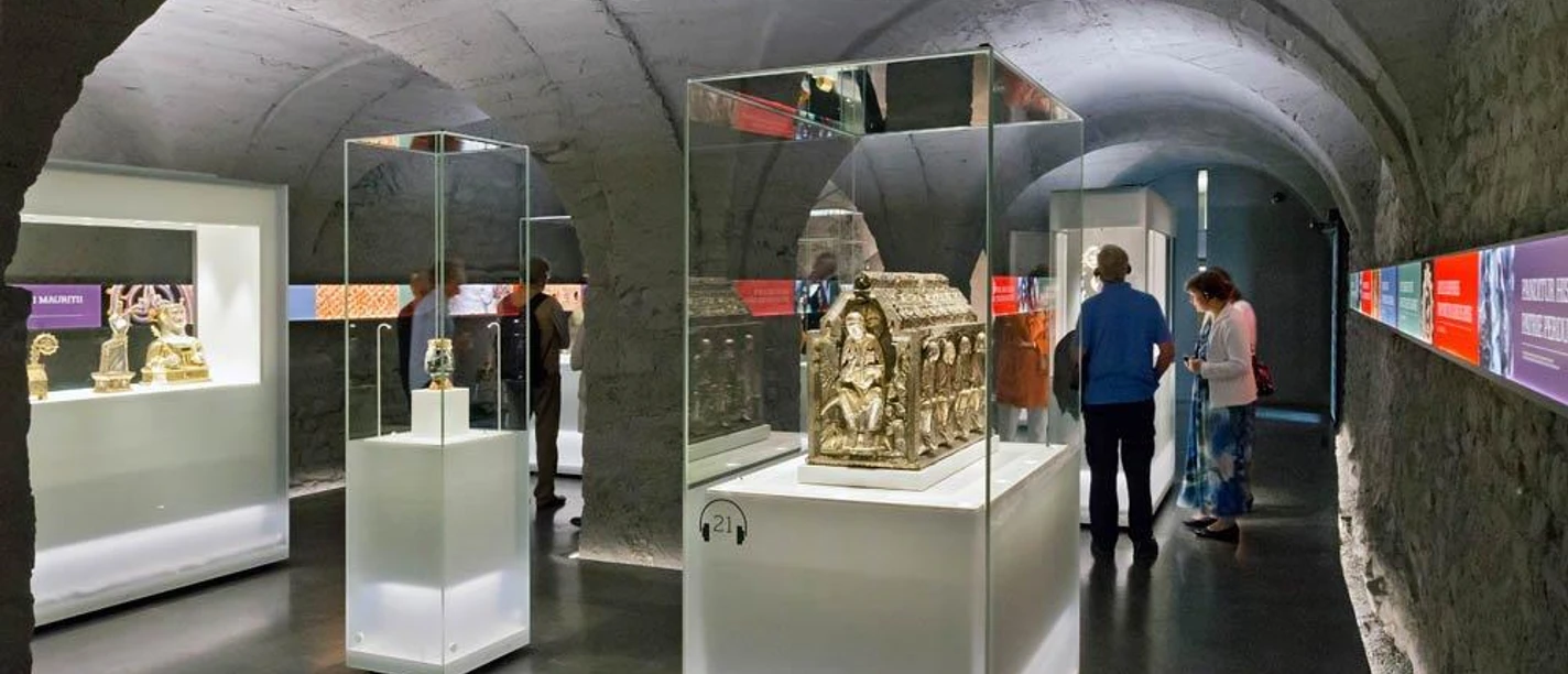 St. Maurice: Kloster: Schatzkammer im Kloster St. Maurice