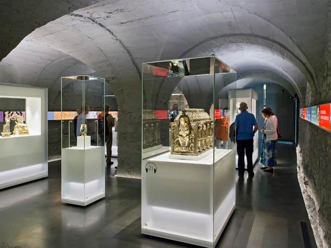 St. Maurice: Kloster: Schatzkammer im Kloster St. Maurice