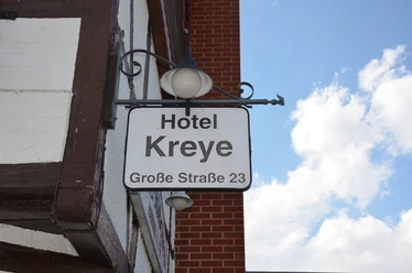 Hotelschild Hotel Kreye in Salzgitter-Bruchmachtersen