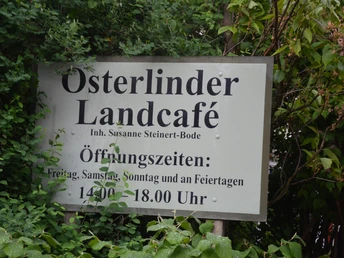 Willkommensschild Osterlinder Landcafé