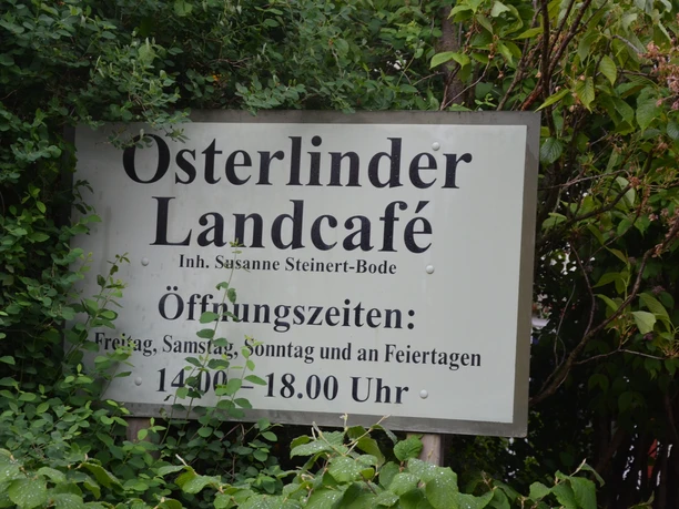 Willkommensschild Osterlinder Landcafé
