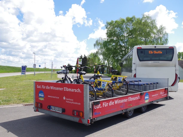 ELB-SHUTTLE an Haltestelle Wuhlenburg, Schleuse ELB-SHUTTLE an Haltestelle Wuhlenburg, Schleuse