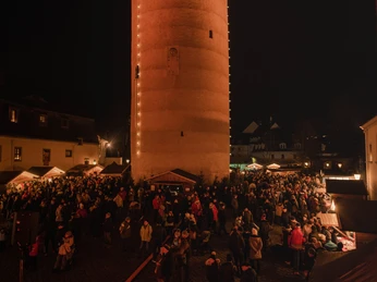 Weihnachtliches Markttreiben auf Schloss Wildeck