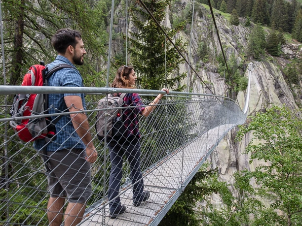 Fiescheralp - Burghütte Fieschertal - Aspi-Titter Hängebrücke - Bellwald