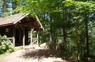 Wasserfallhütte im Sankenbachtal