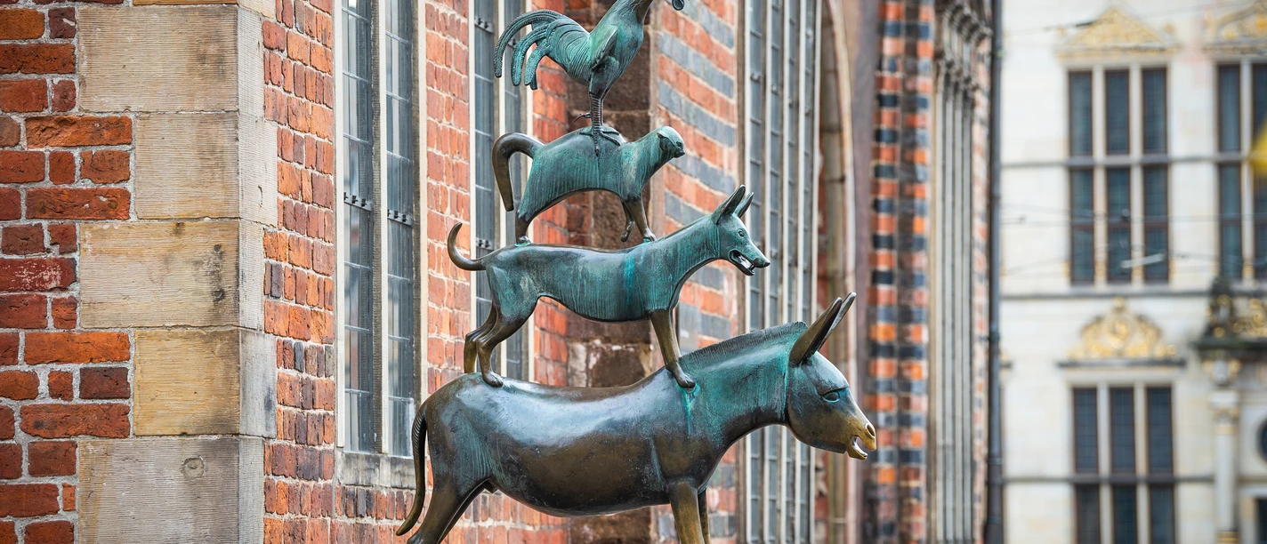 bremen-stadtmusikanten-wfb-carina-tank-opendata-cc0-8644.jpg Die Statue der Bremer Stadtmusikanten in Bremen