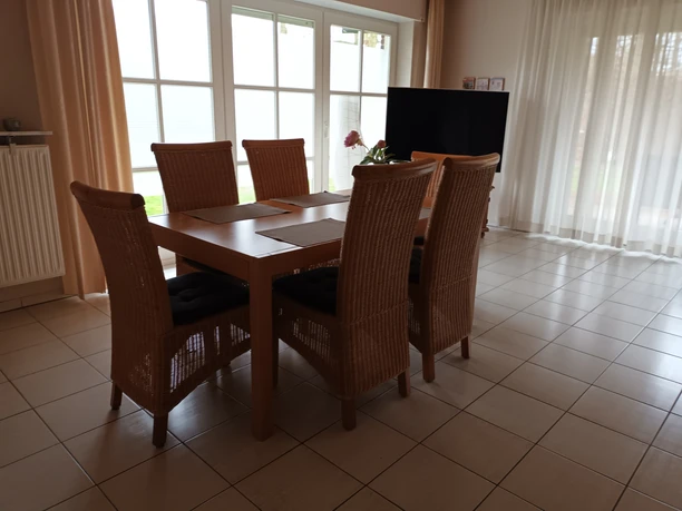 WohnEsszimmer unten.jpg