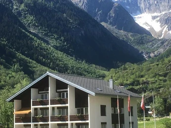 0F7239A9-5988-49E4-9B48-FEACB18260BB