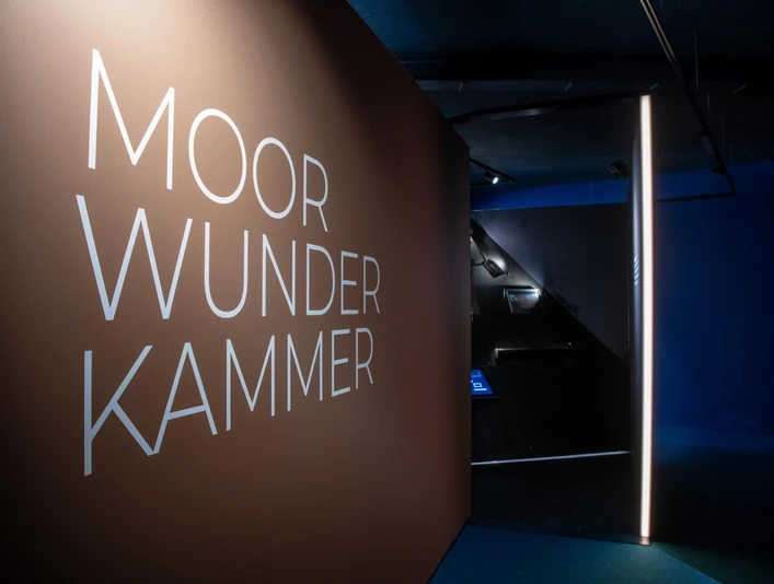 moorerlebniswelt-bad-driburg-bad-driburger-touristik-gmbh-02.jpg Eingang zur ,,Moorwunderkammer".