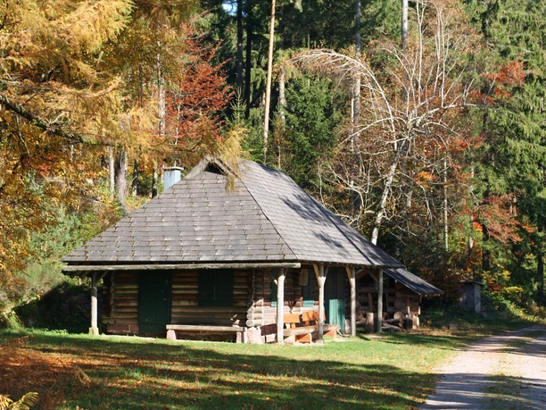 Die Hahnenhütte im Herbst