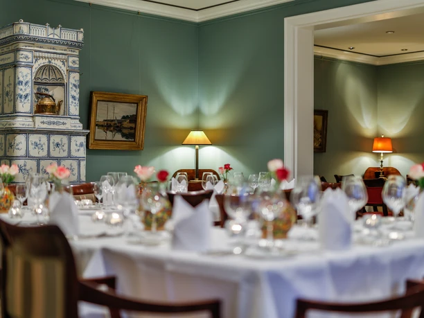 HotelStadtHamburg_Kachelofenzimmer (14 von 18).jpg