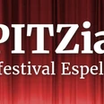 Unbenannt.JPG Roter Vorhang mit weißem Schriftzug: "SPITZiale Filmfestival Espelkamp", kreative Veranstaltung.
