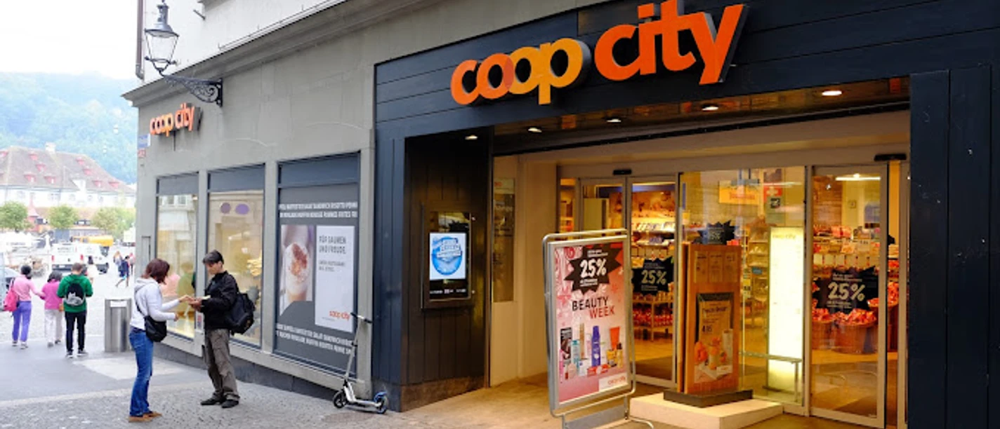 Einkaufszentrum_Coop_City_Luzern_Eingang.jpg