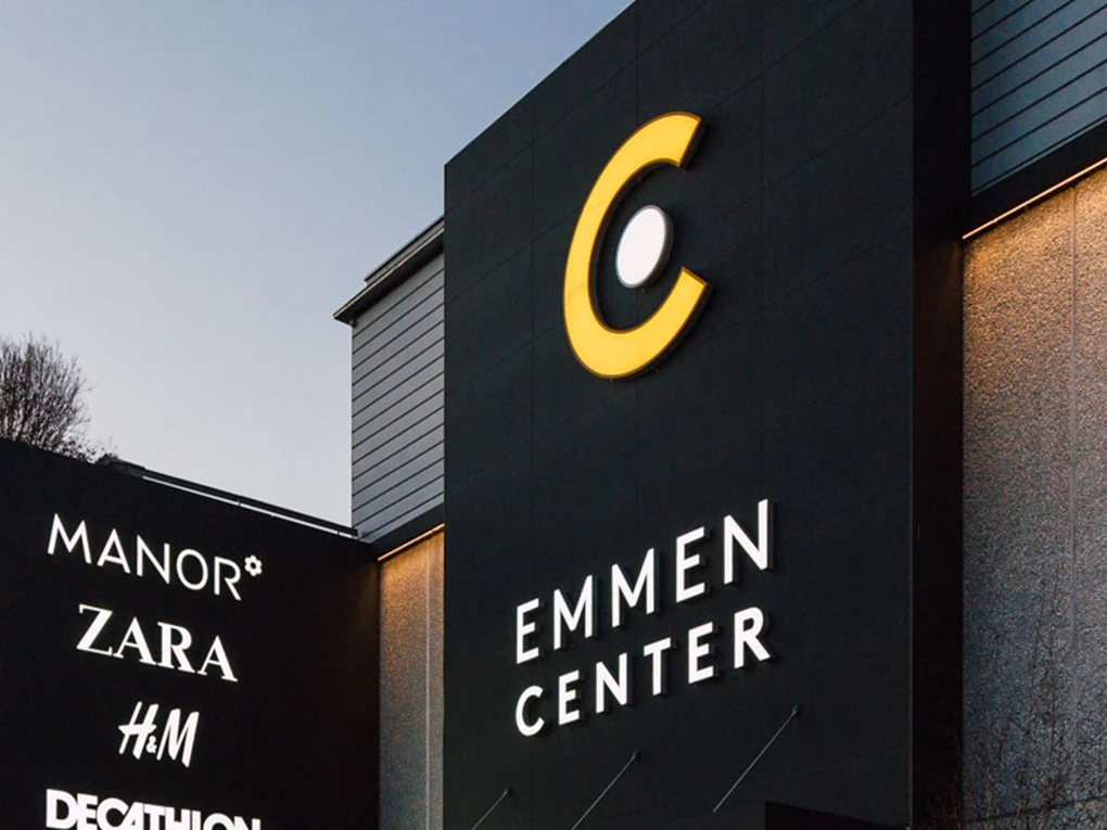 Einkaufszenter_Emmen_Center_Eingang_02.jpg