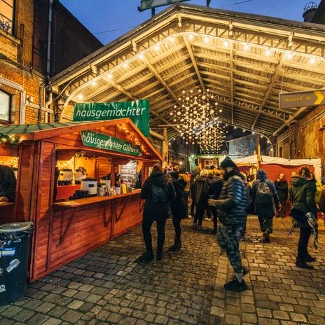 Weihnachtsmarkt-Connewitz-Leipzig-Hof-Winter-Adventszeit-Shopping-Philipp-Kirschner-Leipzig-Travel.jpg