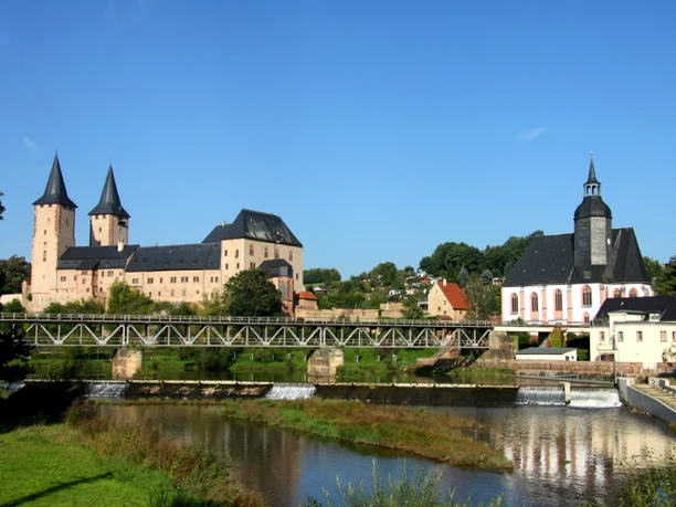 Schloss und Petrikirche