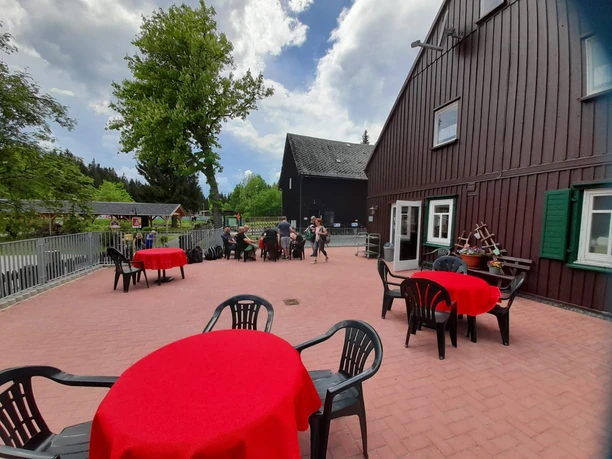 WaldHaus Cafetaria Außenbereich