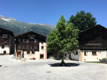 Wanderung von Fiesch via Ernen, Mühlebach, Steinhaus nach Niederwald