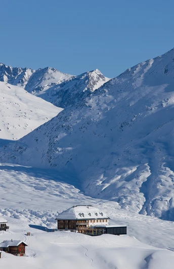 Hotel Belalp mit Aletschgletscher