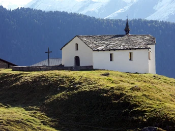Alpe Bäll mit Kirche