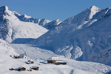Hotel Belalp mit Aletschgletscher